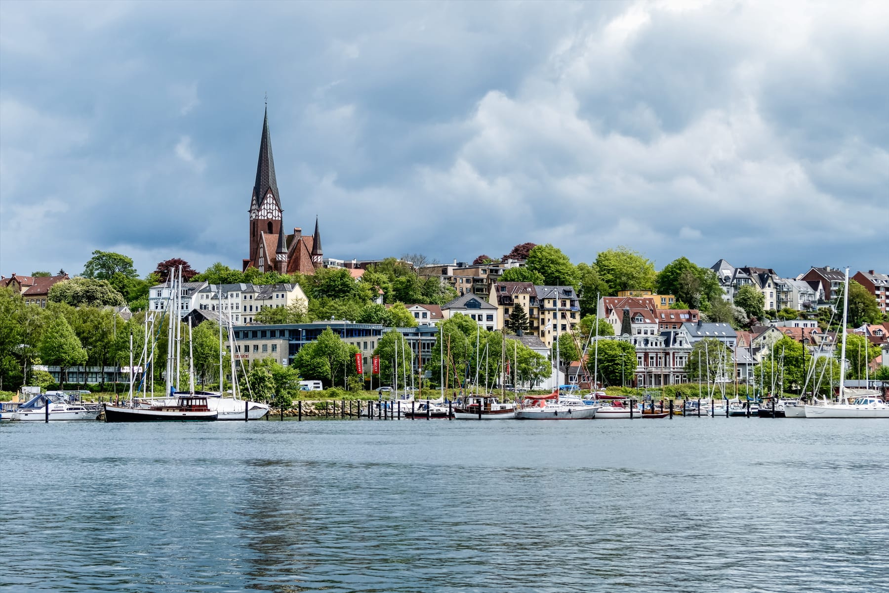 Blick auf den Flensburger Hafen und die Altstadt im Flensburger Norden
